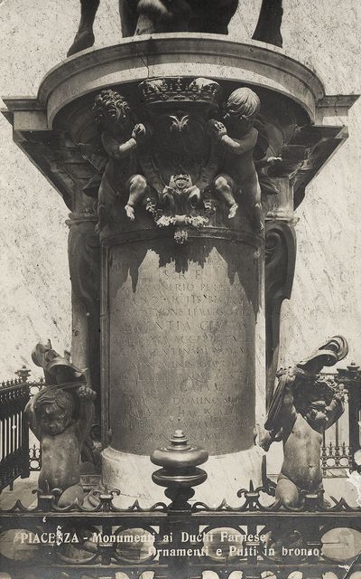 Anonimo — Piacenza - Monumenti ai Duchi Farnese. Ornamenti e Putti in bronzo — insieme